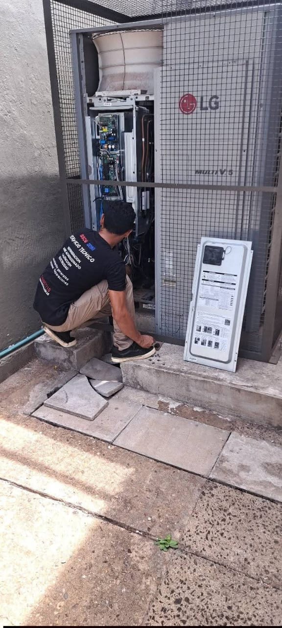 Felipe trabajando en sitio
