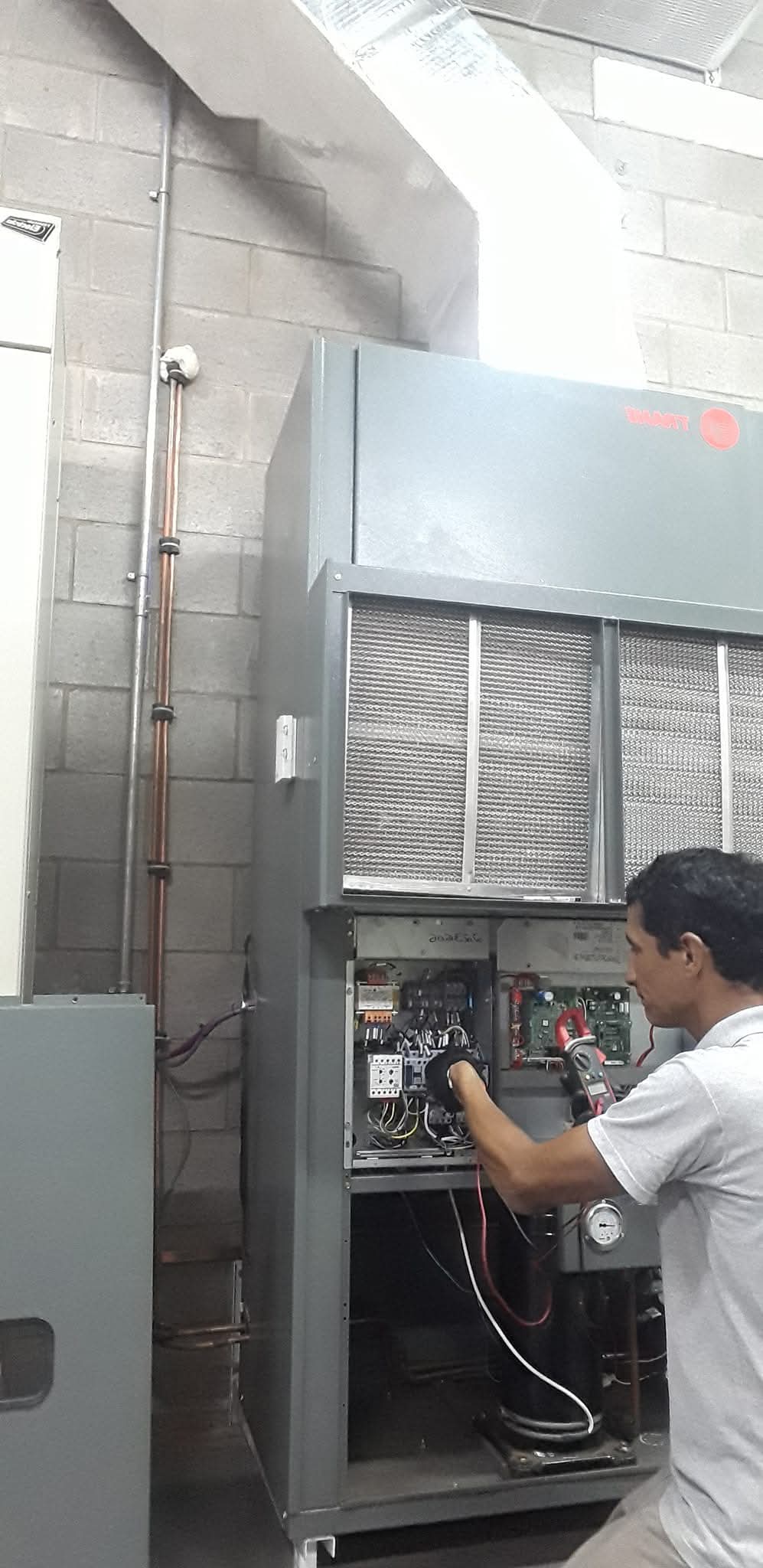Felipe trabajando en sitio