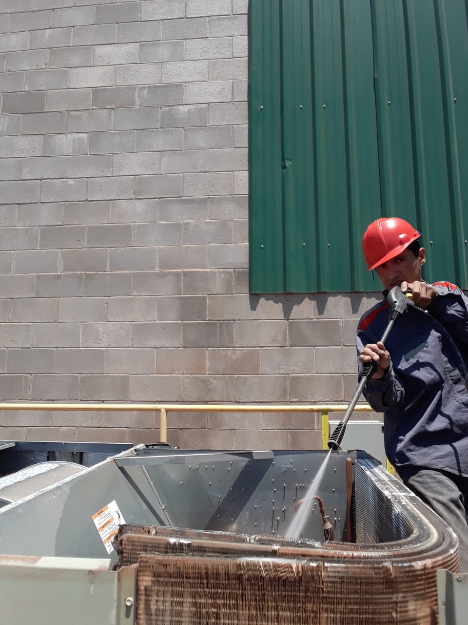 Felipe trabajando en sitio