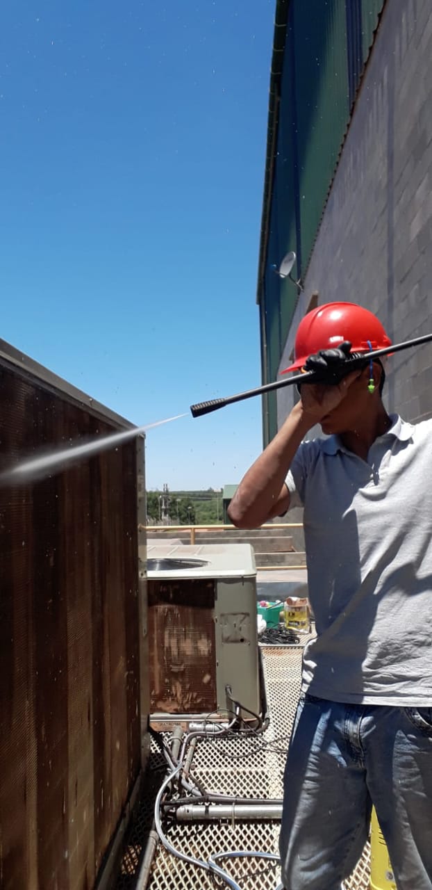 Felipe trabajando en sitio